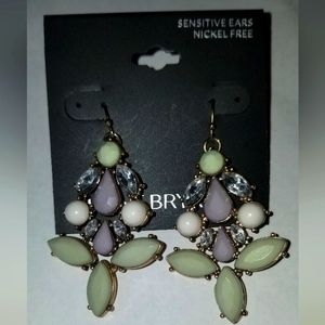 5/$25 Lane Bryant Dangle Sage Lavender Earrings